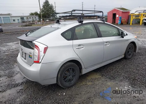 2015 Toyota Prius Two z USA, uszkodzony, nr VIN JTDKN3DU8F0398706